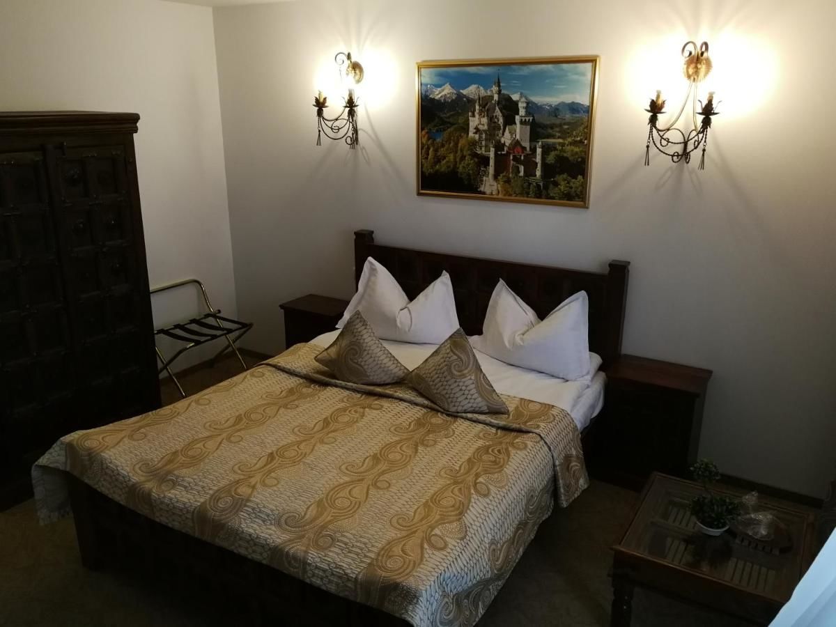 Отель Conac Bavaria Буштени