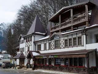 Отель Conac Bavaria Буштени-0